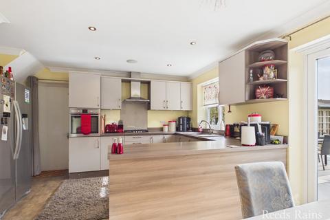 3 bedroom detached house for sale, Pollards Close, Hull HU12