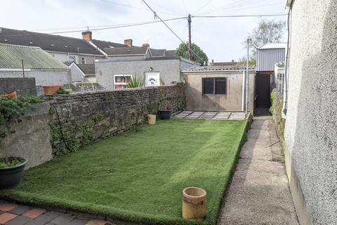 2 bedroom terraced house to rent, Bryn Road, Llanelli, SA15