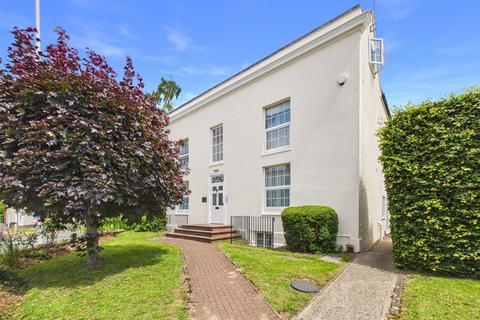 undefined, Kingsholm Road, Gloucester, Gloucestershire, GL1