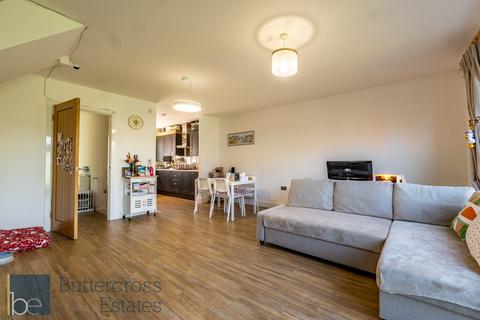 3 bedroom end of terrace house for sale, Green Avenue, Newark, NG24 4FY