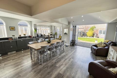 3 bedroom bungalow for sale, Dominion Road, Leicester LE3