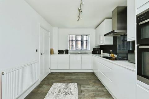 4 bedroom detached house for sale, Bracken Way, Harworth, Doncaster