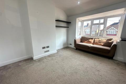 1 bedroom flat for sale, Third Avenue, Watford WD25