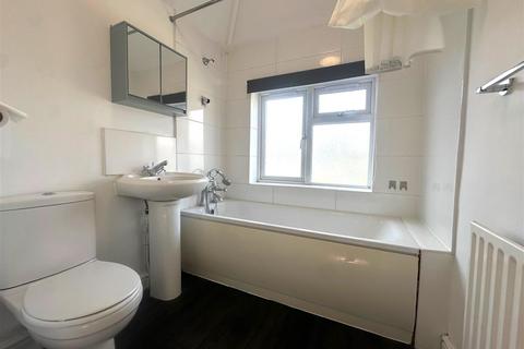 1 bedroom flat for sale, Third Avenue, Watford WD25