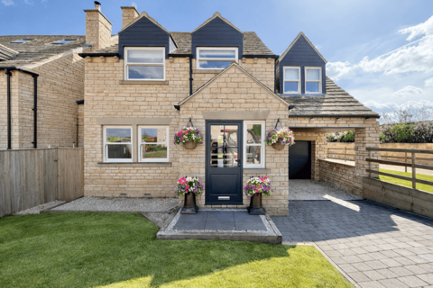 4 bedroom detached house for sale, Meadow House, Fairfield Court, Bramham