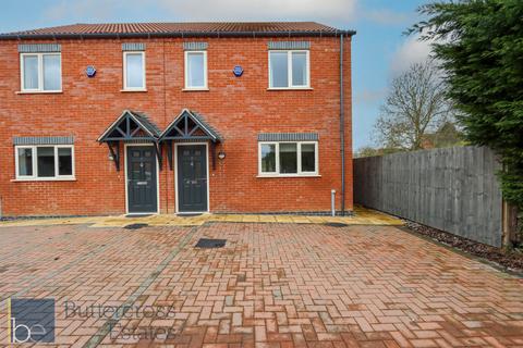 3 bedroom semi-detached house to rent, Grove Gardens, Balderton