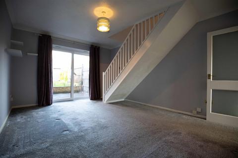 2 bedroom terraced house to rent, Warwick Close, Chippenham SN14