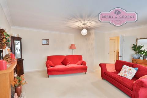undefined, Ger Y Llan, Gwernymynydd CH7