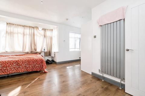 2 bedroom maisonette for sale, Ardleigh Green Road, Hornchurch, RM11