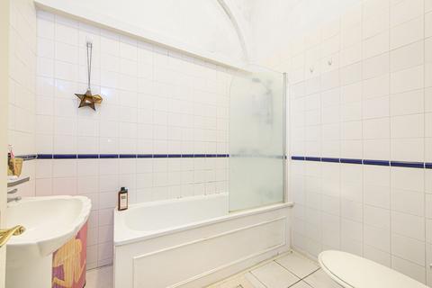 1 bedroom flat for sale, Hollycroft Avenue, Hampstead, London, NW3
