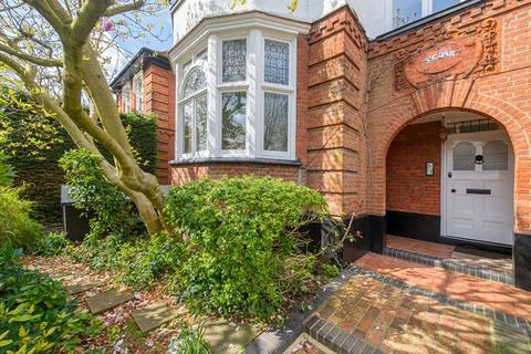 1 bedroom flat for sale, Hollycroft Avenue, Hampstead, London, NW3