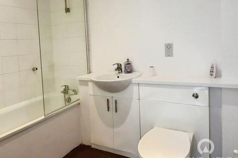 2 bedroom flat to rent, Springhead Parkway, Gravesend DA11
