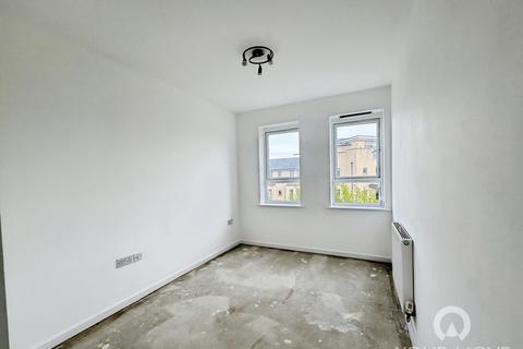 2 bedroom flat to rent, Springhead Parkway, Gravesend DA11