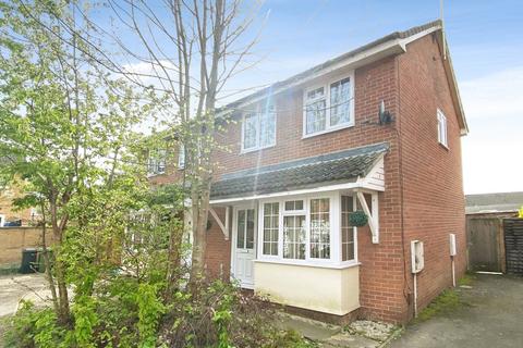 3 bedroom property to rent, Flamborough Close, Peterborough, PE2