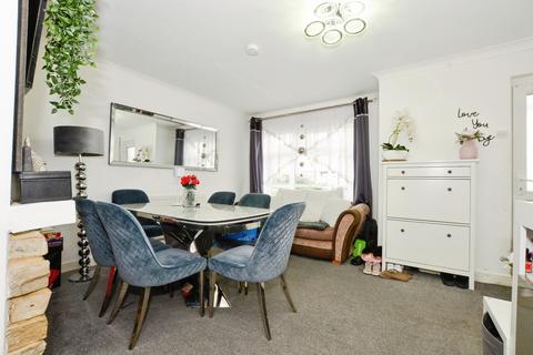 3 bedroom terraced house for sale, Berkeley avenue, Greenford, UB6