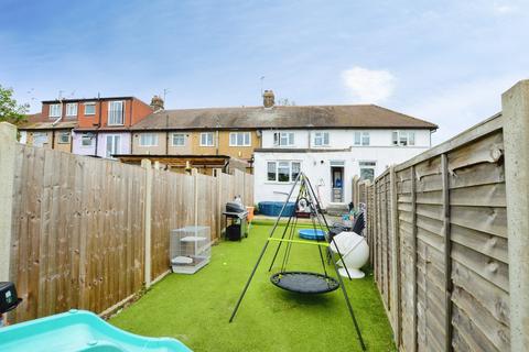 Berkeley avenue, Greenford, UB6