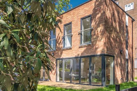 4 bedroom detached house for sale, Barrow Road, Streatham, London, SW16