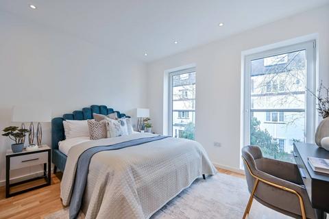 4 bedroom detached house for sale, Barrow Road, Streatham, London, SW16