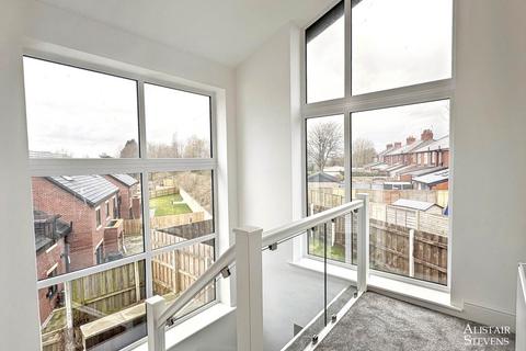 4 bedroom detached house for sale, Hunt Lane, Chadderton