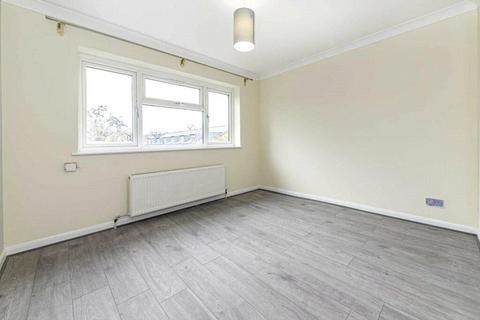 2 bedroom terraced house to rent, Vincent Road, KT1