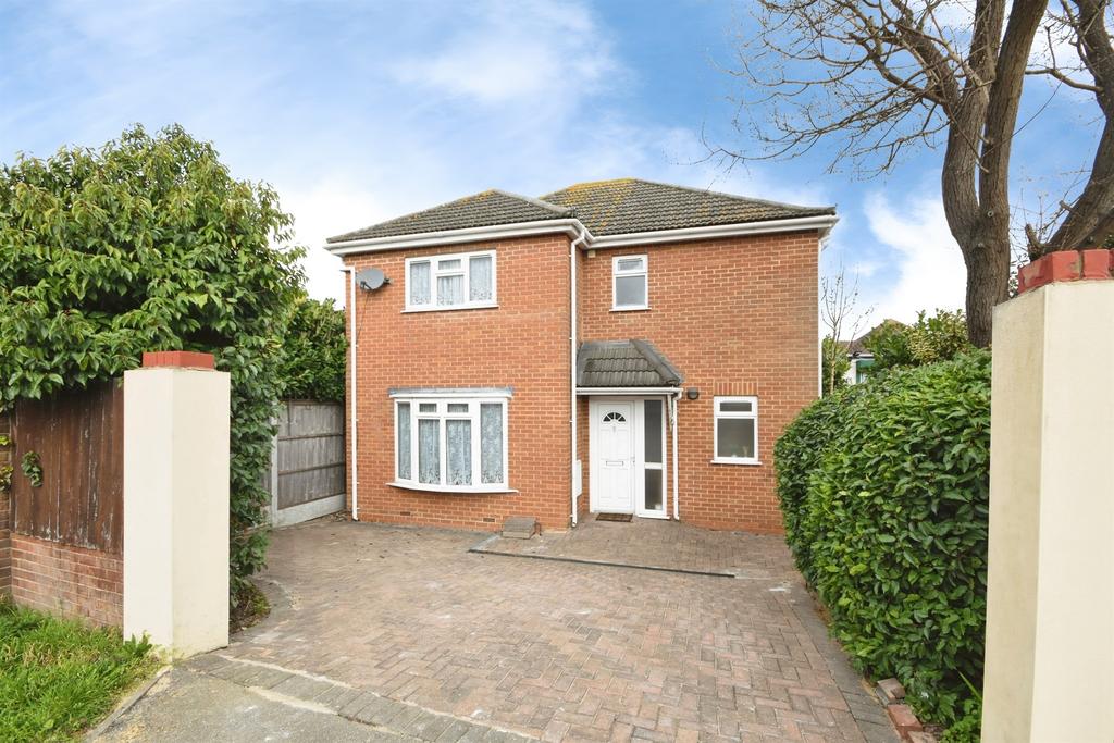 Detached house exterior, driveway