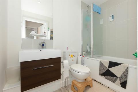 2 bedroom flat for sale, The Causeway, Goring-by-Sea