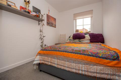 2 bedroom end of terrace house for sale, Shortland Road, Kettering