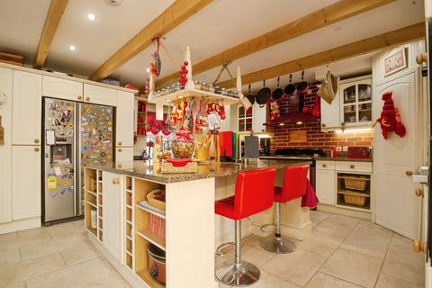2 bedroom character property for sale, Green Dragon Cottage, Llancadle