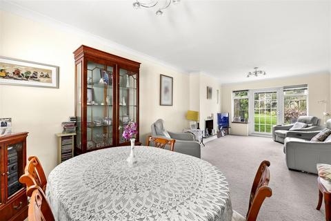 2 bedroom semi-detached bungalow for sale, Hows Mead, North Weald