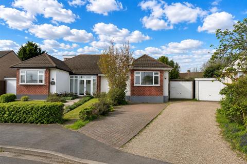 2 bedroom semi-detached bungalow for sale, Hows Mead, North Weald