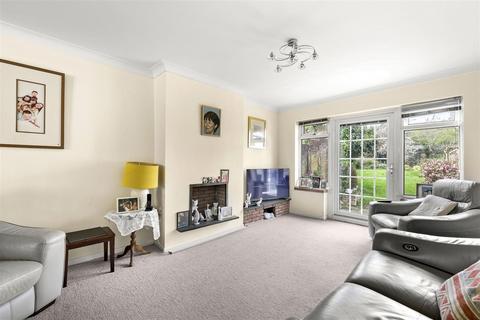 2 bedroom semi-detached bungalow for sale, Hows Mead, North Weald