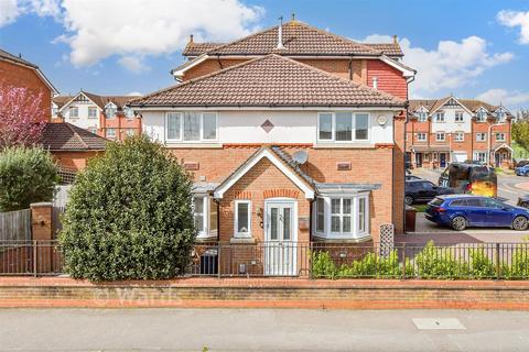 3 bedroom end of terrace house for sale, Lewis Mews, Snodland, Kent