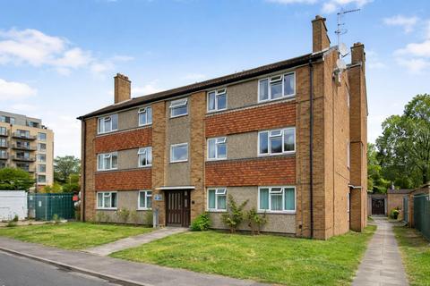 1 bedroom flat to rent, Fern Grove, Feltham TW14