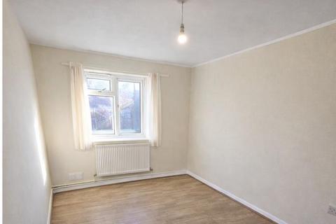 1 bedroom flat to rent, Fern Grove, Feltham TW14