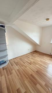 6 bedroom terraced house to rent, Wolseley Road, Romford, Essex, RM7