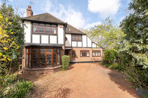 Manor Drive, Esher, KT10