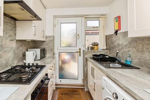 3 bedroom semi-detached house for sale, Ridgeway, Shipley
