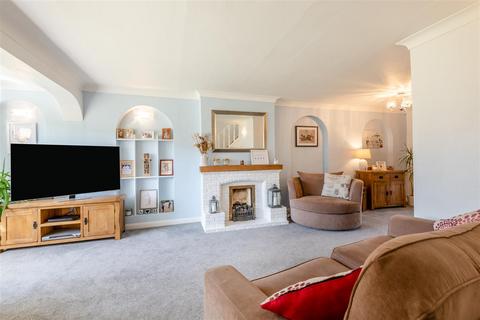 4 bedroom semi-detached house for sale, Brookfield Avenue, Larkfield, Aylesford