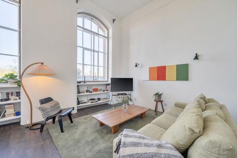 2 bedroom apartment for sale, Manhattan Building, Bow Quarter, London, E3