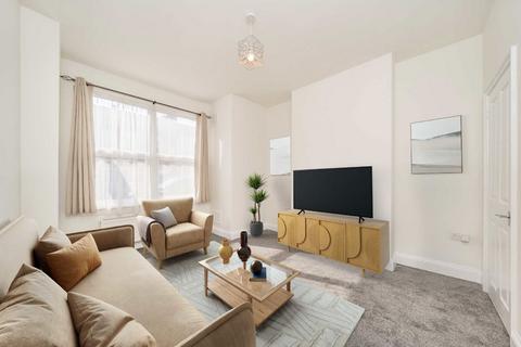 2 bedroom house for sale, Kenlor Road, London SW17
