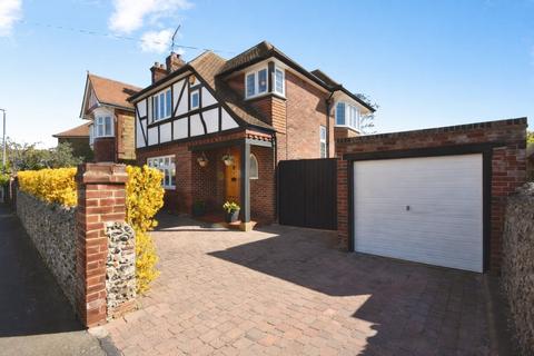 4 bedroom detached house for sale, Pierremont Avenue, Broadstairs
