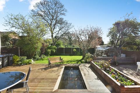 4 bedroom detached house for sale, Pierremont Avenue, Broadstairs