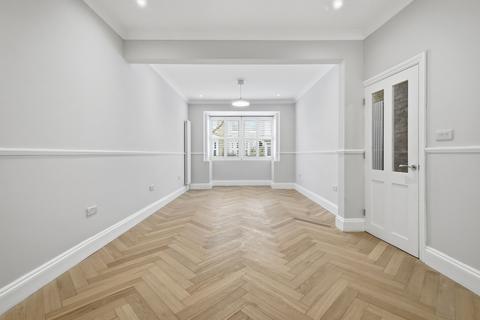 5 bedroom terraced house for sale, Chichester Road, London E11