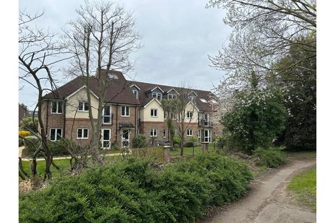 2 bedroom apartment for sale, Station Road, Addlestone, KT15