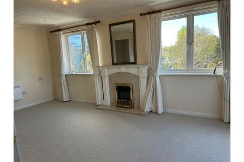 2 bedroom apartment for sale, Station Road, Addlestone, KT15