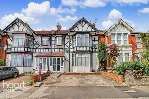 4 bedroom terraced house for sale, Clarendon Gardens, Ilford