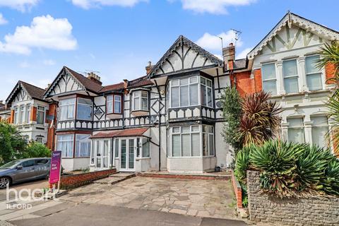 4 bedroom terraced house for sale, Clarendon Gardens, Ilford