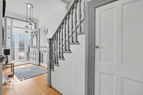 4 bedroom terraced house for sale, Clarendon Gardens, Ilford