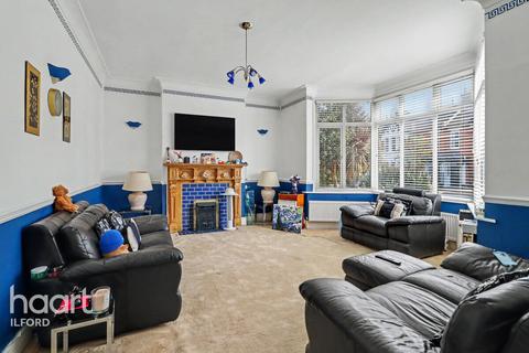 4 bedroom terraced house for sale, Clarendon Gardens, Ilford