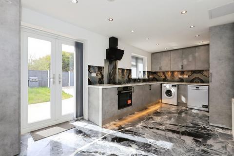 4 bedroom semi-detached house for sale, Sheaves Close, BILSTON, West Midlands, WV14